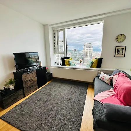 In Panorama On 25th Floor - Amazing View Close To Old Town *