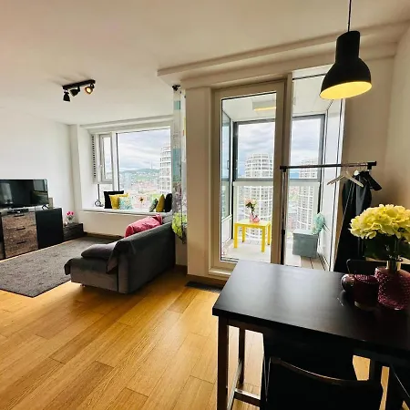 In Panorama On 25th Floor - Amazing View Close To Old Town Daire Bratislava