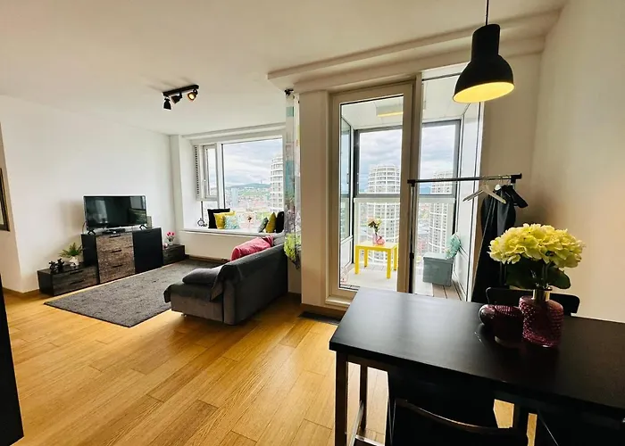 In Panorama On 25th Floor - Amazing View Close To Old Town